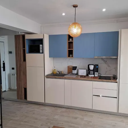 Alezzi Apartament M Lägenhet Năvodari