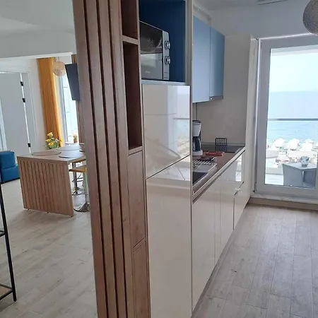 Alezzi Apartament M Lägenhet Năvodari
