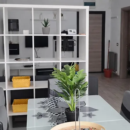 Alezzi Apartament M * Năvodari