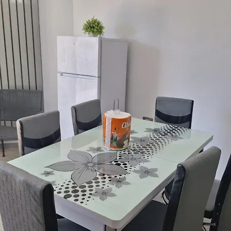 Alezzi Apartament M * Năvodari
