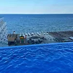 Infinity By Seaside Holding Apartament *