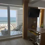 Infinity By Seaside Holding Apartament *