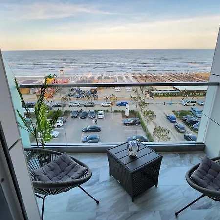 Blue Sky By Seaside Holding Apartment Navodari