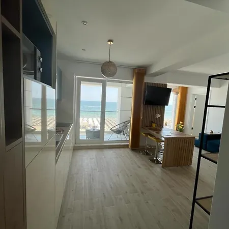 Apartment Blue Sky By Seaside Holding Navodari