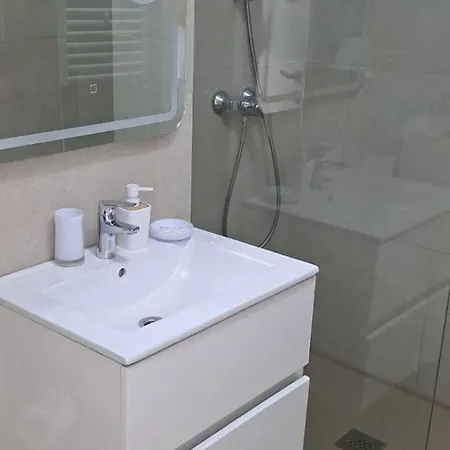 Alezzi Apartament M *