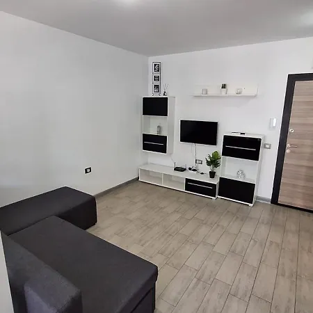 Alezzi Apartament M 公寓 *