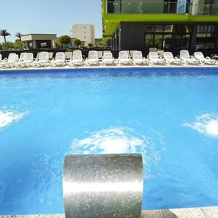 Alezzi Apartament M Нэводари