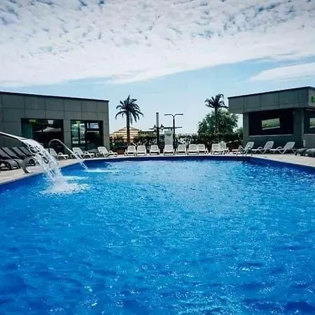 Alezzi Apartament M Нэводари